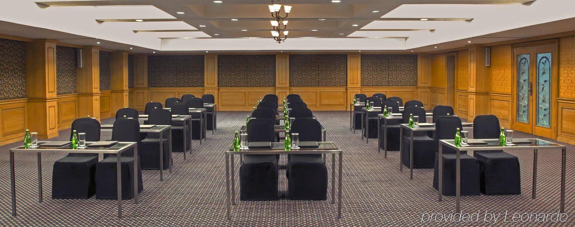 Radisson Blu Kochi Hotel Exterior foto Meeting room