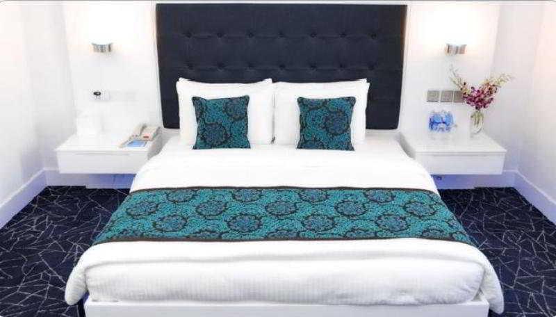 Radisson Blu Kochi Hotel Exterior foto A bed runner