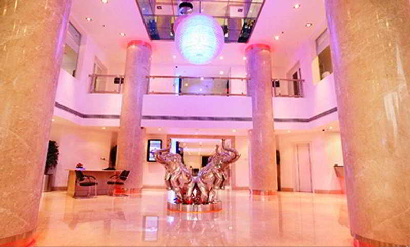 Radisson Blu Kochi Hotel Exterior foto The lobby of the hotel