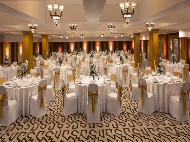 Radisson Blu Kochi Hotel Exterior foto The ballroom