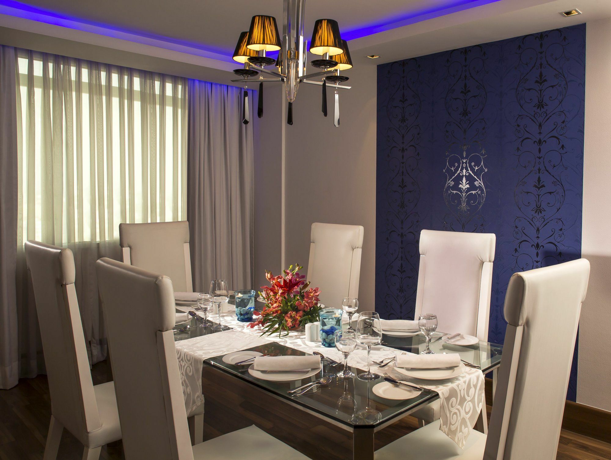 Radisson Blu Kochi Hotel Exterior foto A dining room