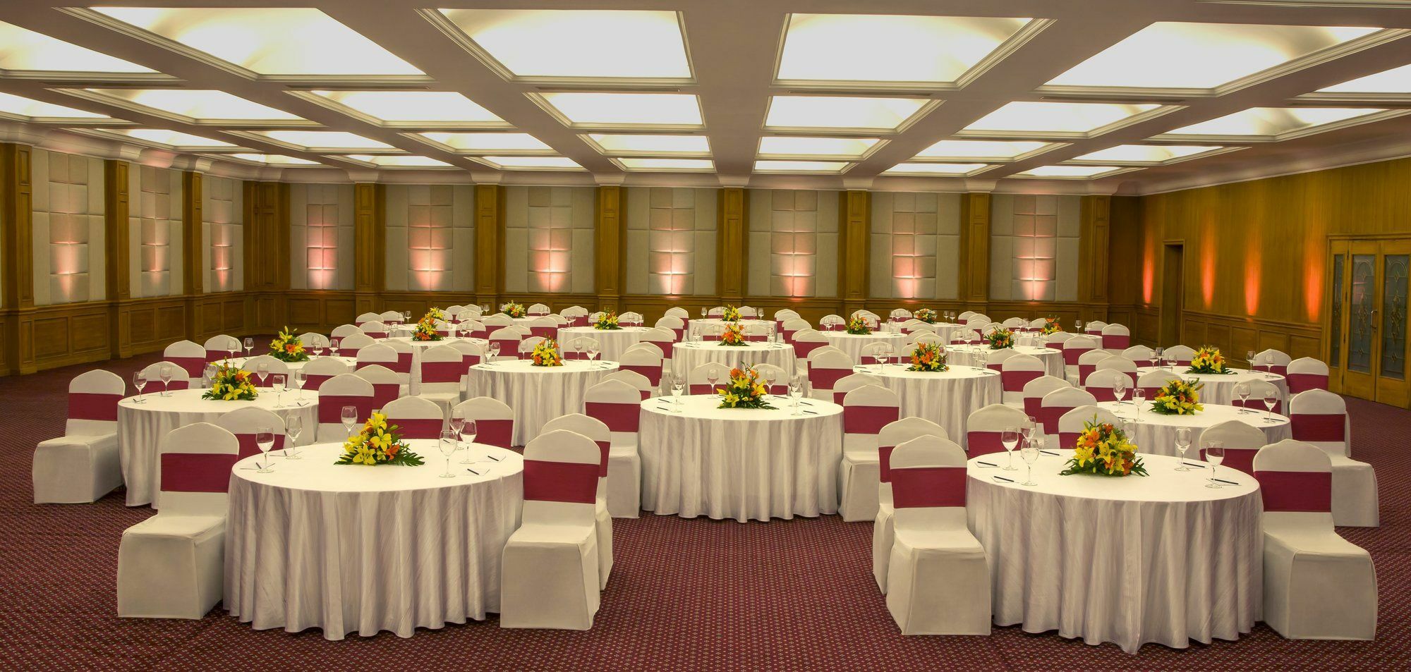 Radisson Blu Kochi Hotel Exterior foto The Grand Ballroom